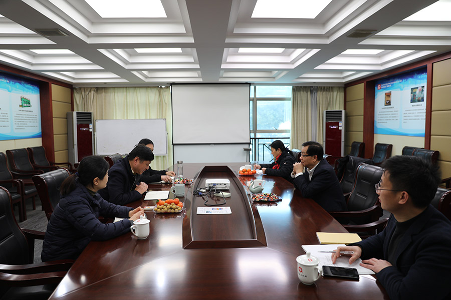 市人大黨組副書記、副主任施根寶蒞臨公司考察.JPG